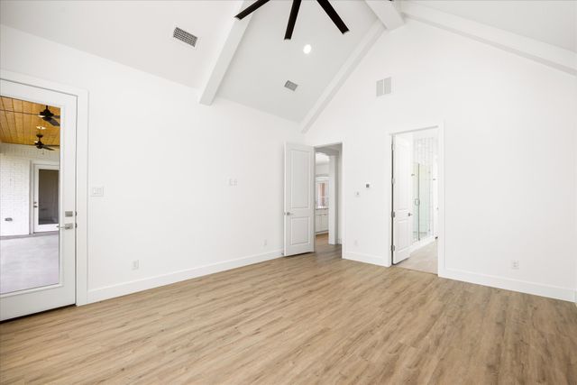 2188 Middlewood Circle, Granbury, TX 76049