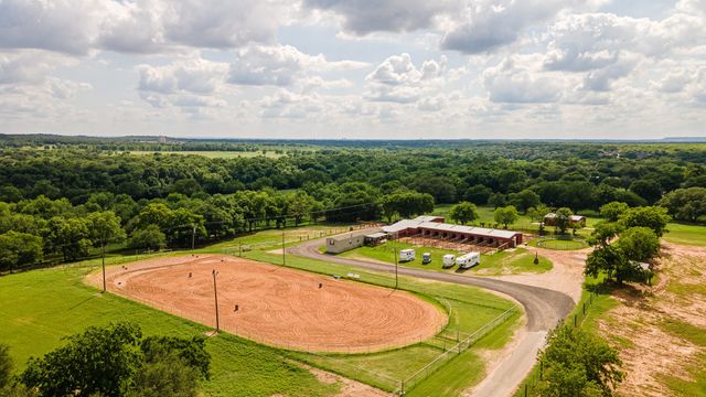 2188 Middlewood Circle, Granbury, TX 76049