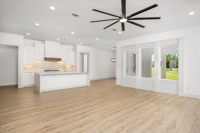 2188 Middlewood Circle, Granbury, TX 76049