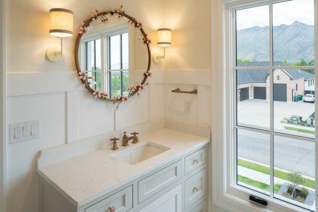 11669 N HIGHLAND DR, Highland, UT 84003