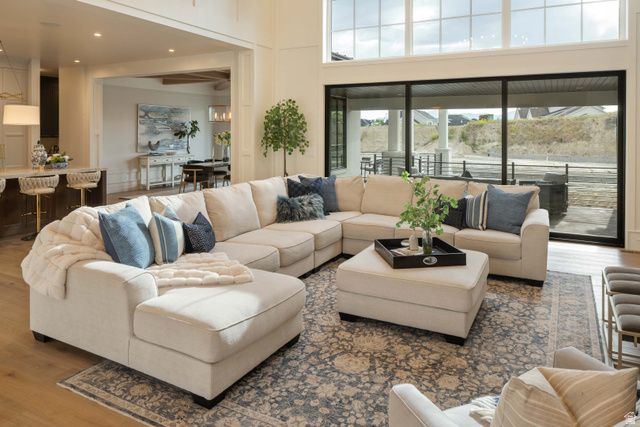 11669 N HIGHLAND DR, Highland, UT 84003