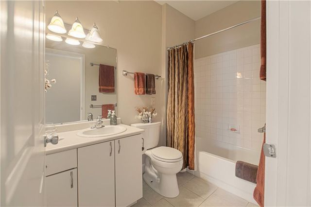 11630 Tomahawk Creek Parkway A, Leawood, KS 66211