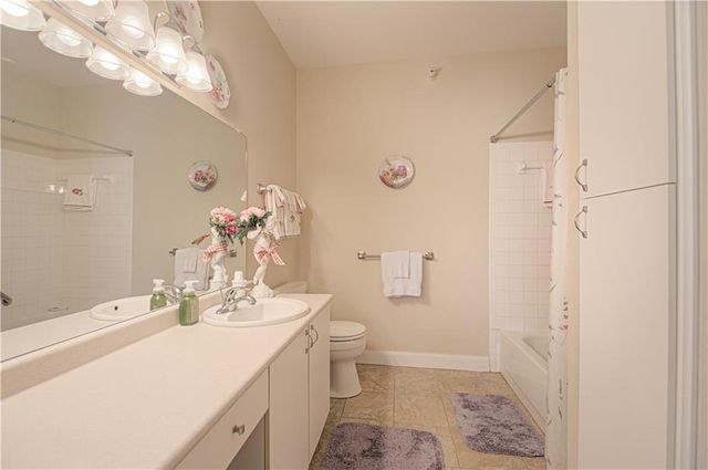 11630 Tomahawk Creek Parkway A, Leawood, KS 66211