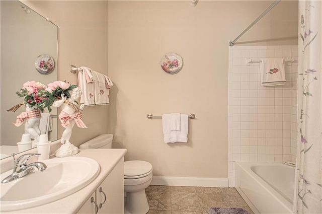 11630 Tomahawk Creek Parkway A, Leawood, KS 66211