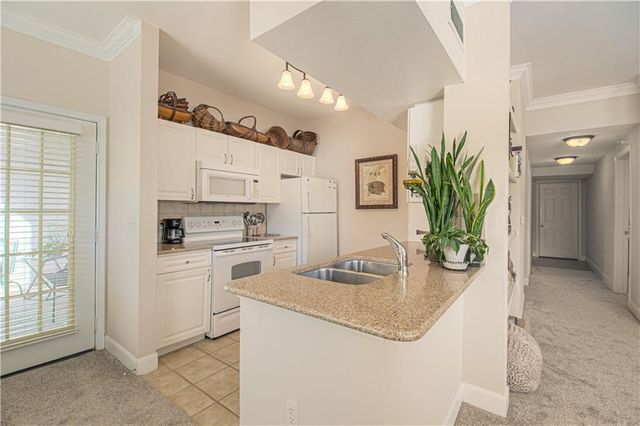 11630 Tomahawk Creek Parkway A, Leawood, KS 66211
