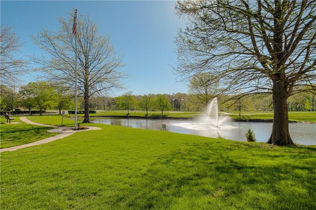 11630 Tomahawk Creek Parkway A, Leawood, KS 66211