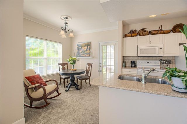 11630 Tomahawk Creek Parkway A, Leawood, KS 66211