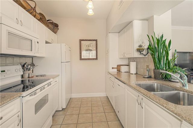 11630 Tomahawk Creek Parkway A, Leawood, KS 66211
