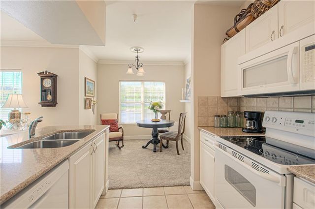 11630 Tomahawk Creek Parkway A, Leawood, KS 66211