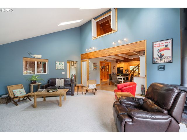 5520 Nw 6TH St, Cape Meares, OR 97141