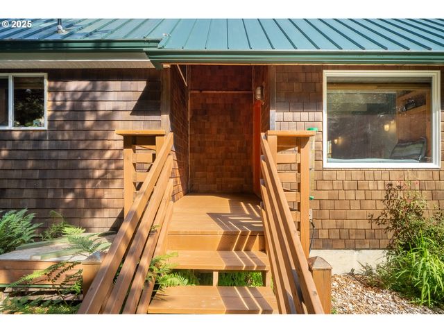 5520 Nw 6TH St, Cape Meares, OR 97141