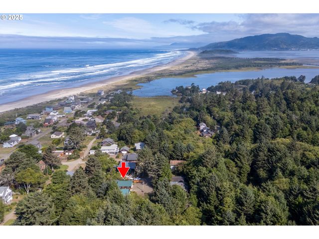 5520 Nw 6TH St, Cape Meares, OR 97141