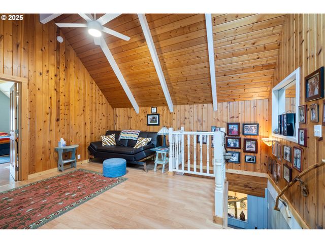 5520 Nw 6TH St, Cape Meares, OR 97141
