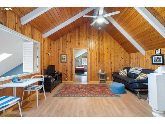 5520 Nw 6TH St, Cape Meares, OR 97141