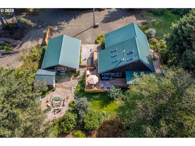 5520 Nw 6TH St, Cape Meares, OR 97141