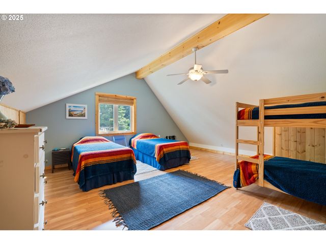 5520 Nw 6TH St, Cape Meares, OR 97141