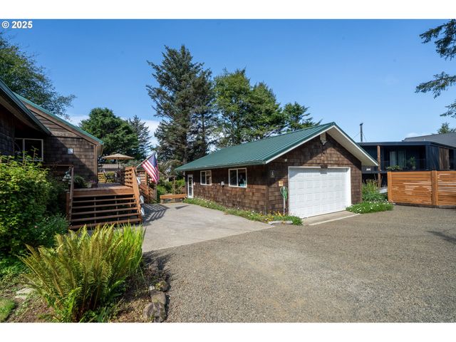 5520 Nw 6TH St, Cape Meares, OR 97141
