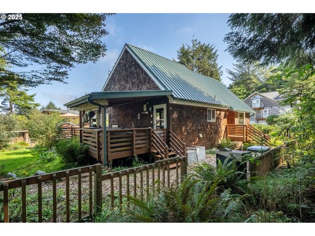 5520 Nw 6TH St, Cape Meares, OR 97141