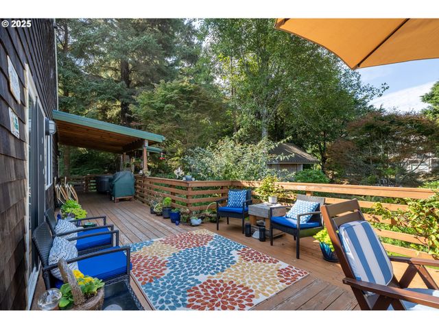 5520 Nw 6TH St, Cape Meares, OR 97141