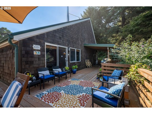 5520 Nw 6TH St, Cape Meares, OR 97141