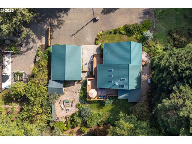 5520 Nw 6TH St, Cape Meares, OR 97141