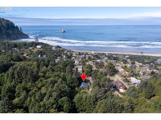 5520 Nw 6TH St, Cape Meares, OR 97141