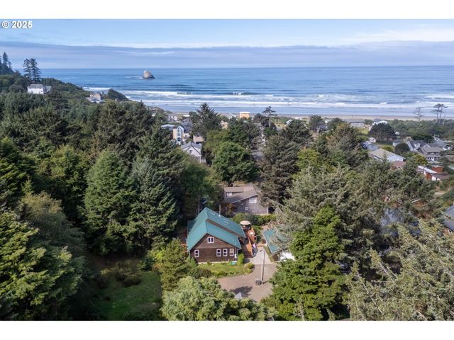 5520 Nw 6TH St, Cape Meares, OR 97141