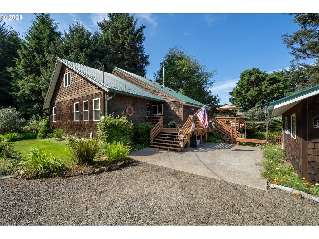 5520 Nw 6TH St, Cape Meares, OR 97141