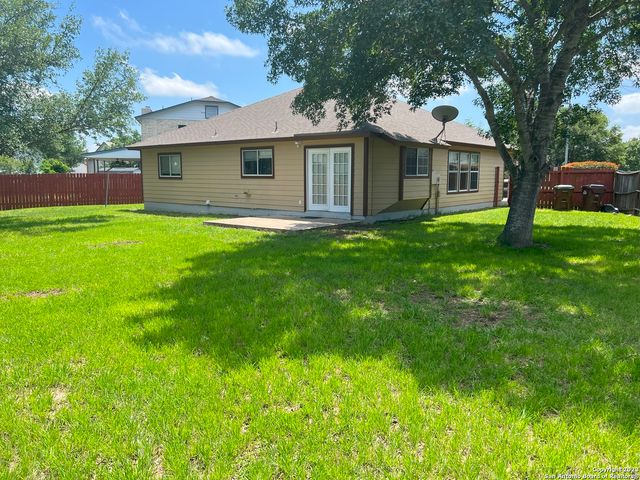 8227 CLUB MEADOW DR, Converse, TX 78109