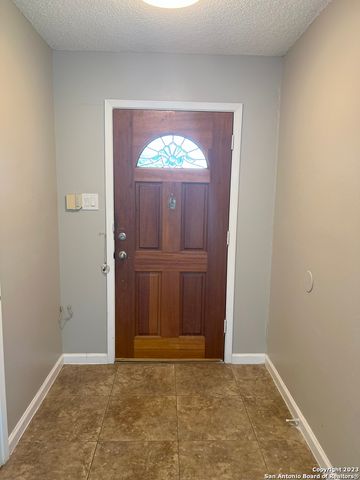 8227 CLUB MEADOW DR, Converse, TX 78109