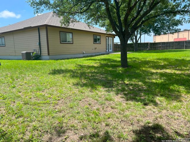 8227 CLUB MEADOW DR, Converse, TX 78109