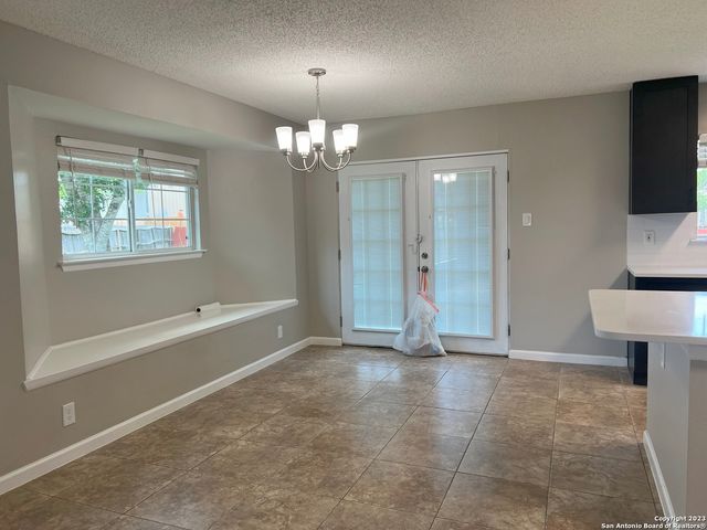 8227 CLUB MEADOW DR, Converse, TX 78109