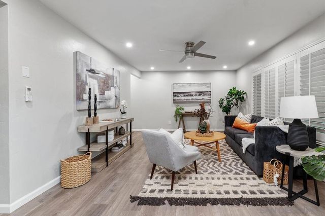 4750 Noyes St 218, San Diego, CA 92109