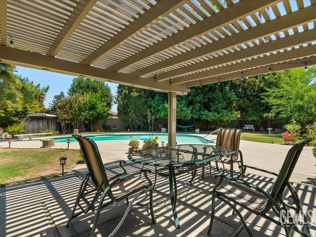 5700 Cochran Drive, Bakersfield, CA 93309