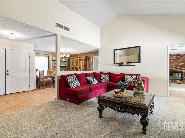 5700 Cochran Drive, Bakersfield, CA 93309