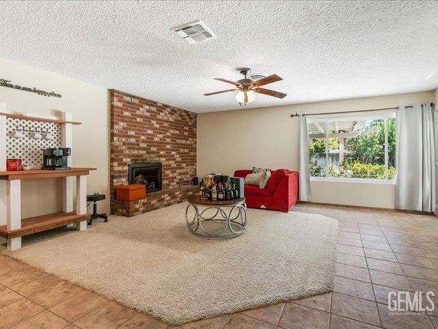 5700 Cochran Drive, Bakersfield, CA 93309