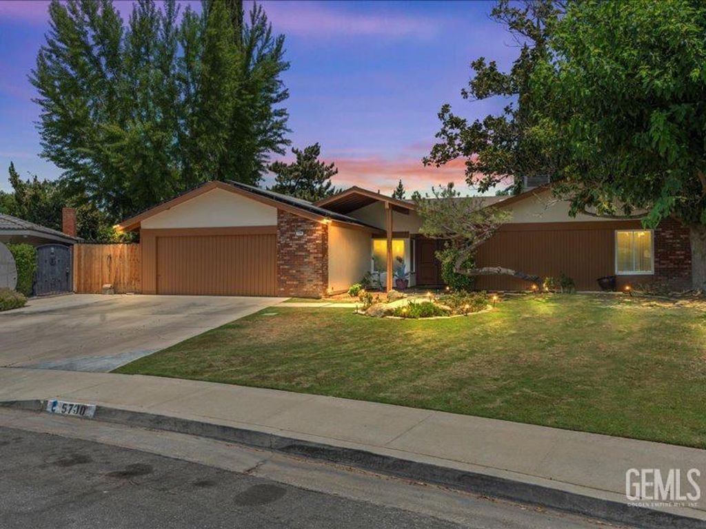 5700 Cochran Drive, Bakersfield, CA 93309