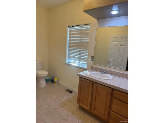 985 Depew St, Lakewood, CO 80214