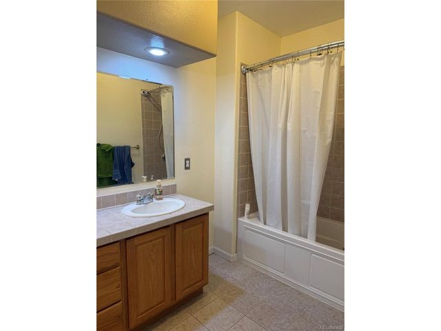 985 Depew St, Lakewood, CO 80214