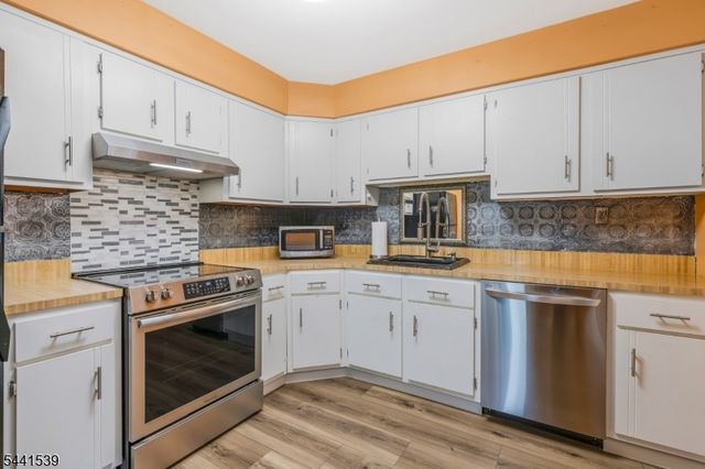 74 Farm Rd E, Hillsborough Twp., NJ 08844