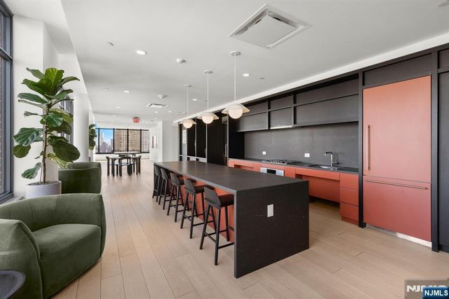 155 Bay Street 808, Jersey City, NJ 07302