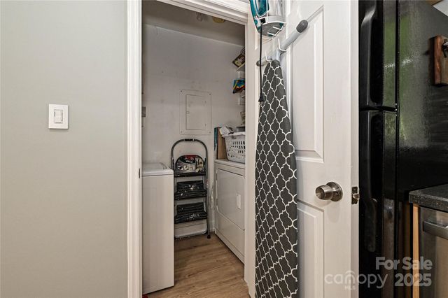 433-68 W 8th Street, Charlotte, NC 28202