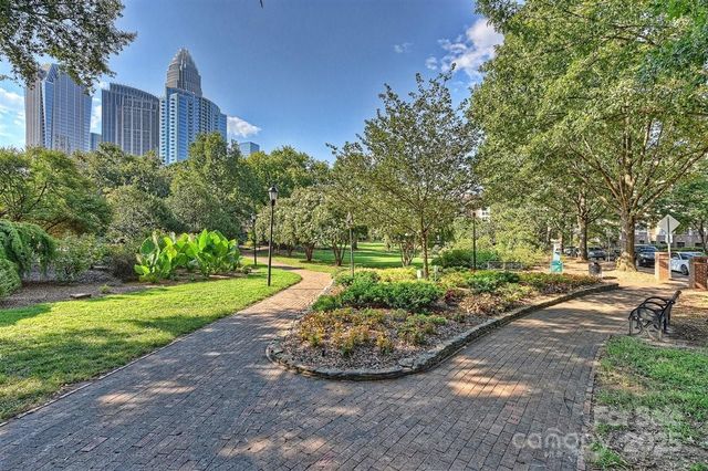 433-68 W 8th Street, Charlotte, NC 28202