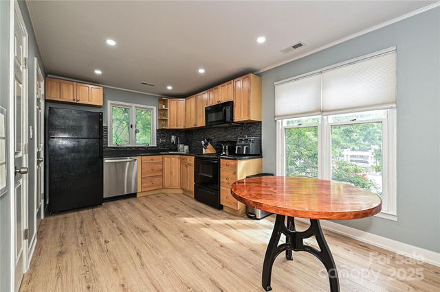 433-68 W 8th Street, Charlotte, NC 28202