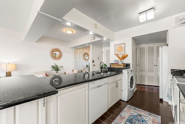 1022 Prospect Street 902B, Honolulu, HI 96822