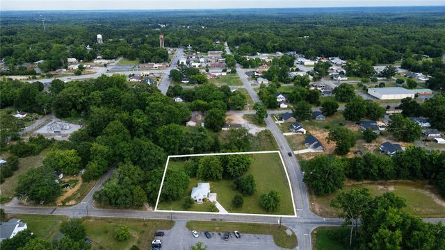 605 Hampton Street, Iva, SC 29655