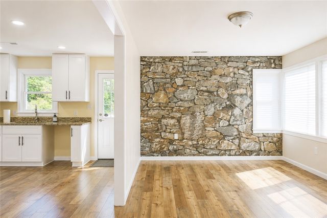 605 Hampton Street, Iva, SC 29655