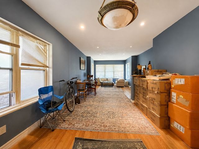 5837 N Washtenaw Avenue, Chicago, IL 60659
