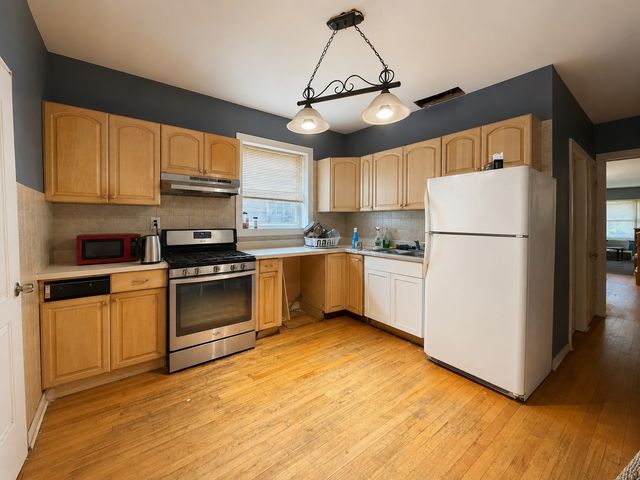 5837 N Washtenaw Avenue, Chicago, IL 60659