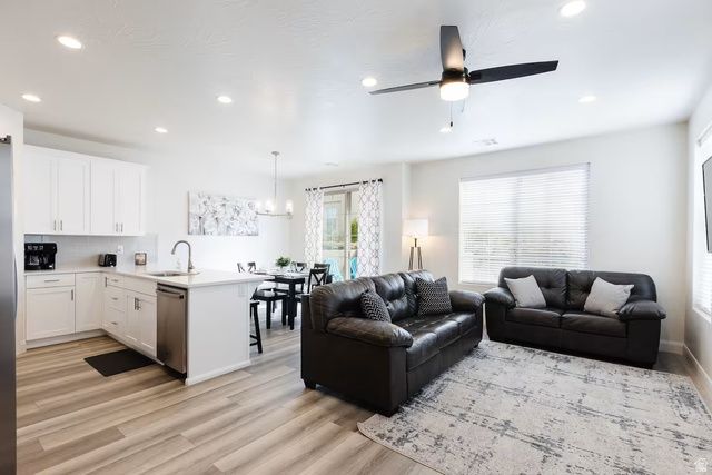 1162 N RIVIERA ALY, Washington, UT 84780